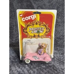 NOC NOS SEALED 1979 Miss Piggy Pink Convertible Car‎ Corgi Muppet Show #2032 MOC
